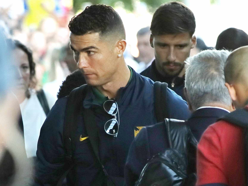 Reprezentácia Portugalska s Cristianom Ronaldom priletela do Bratislavy pred súbojom so Slovenskom