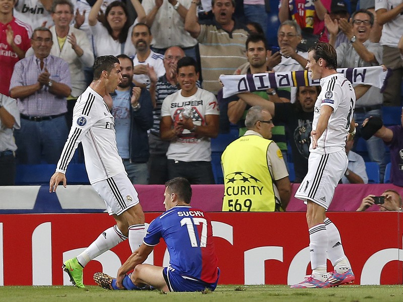 Cristiano Ronaldo a Gareth Bale sa radujú z gólu