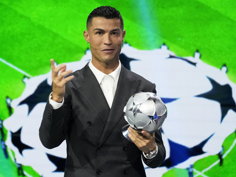 Cristiano Ronaldo hovorí po