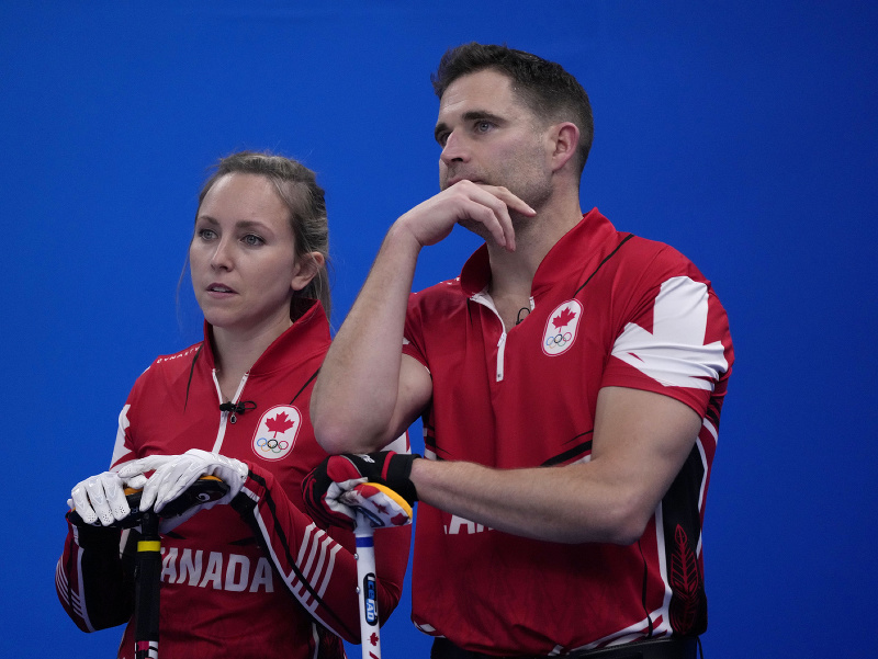 Kanadskí reprezentanti v curlingu Rachel Homan a John Morris