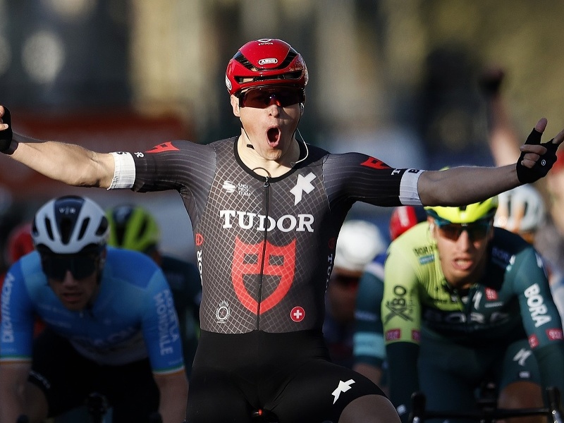 Holandský cyklista Arvid de Kleijn z tímu Tudor Pro Team zvíťazil v pondelňajšej druhej etape pretekov Paríž - Nice. 