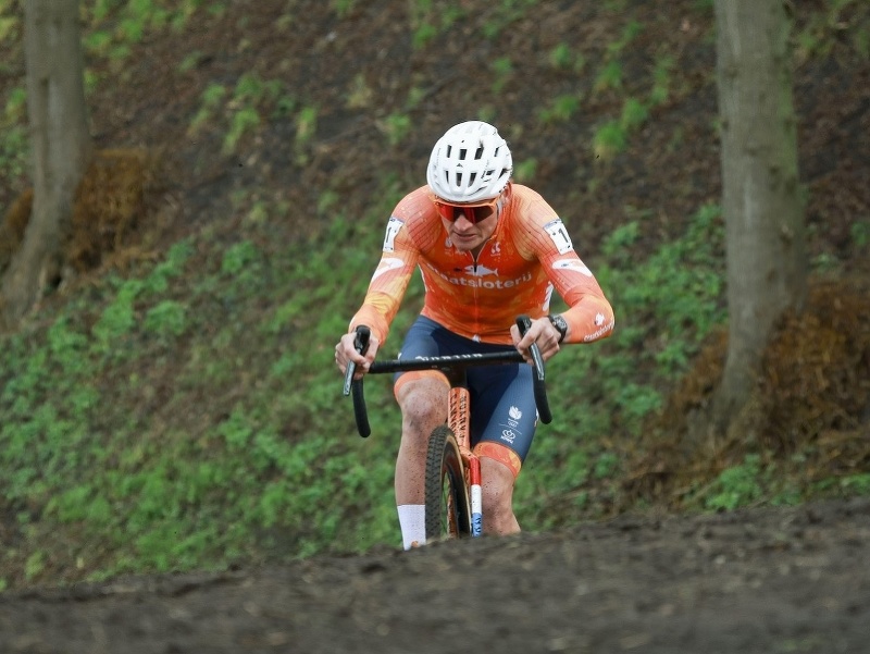 Na snímke Holanďan Mathieu van der Poel