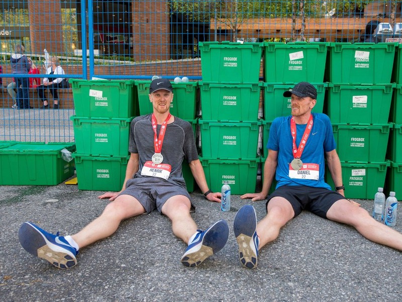 Daniel a Henrik Sedinovci po zabehnutí maratónu