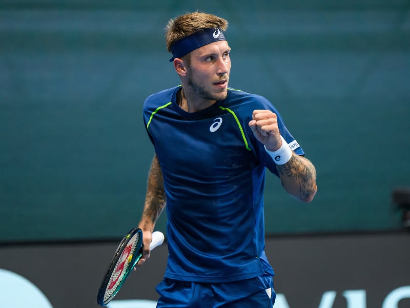 Oslavujúci daviscupový reprezentant Slovenska Alex Molčan