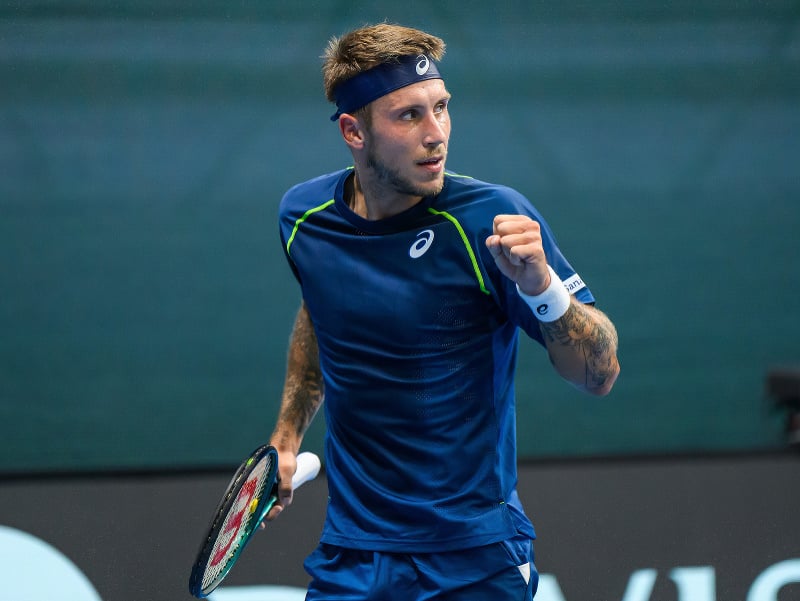 Oslavujúci daviscupový reprezentant Slovenska Alex Molčan
