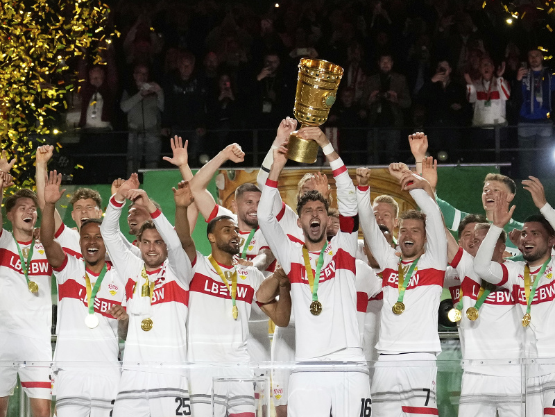 VfB Stuttgart oslavuje zisk Nemeckého pohára