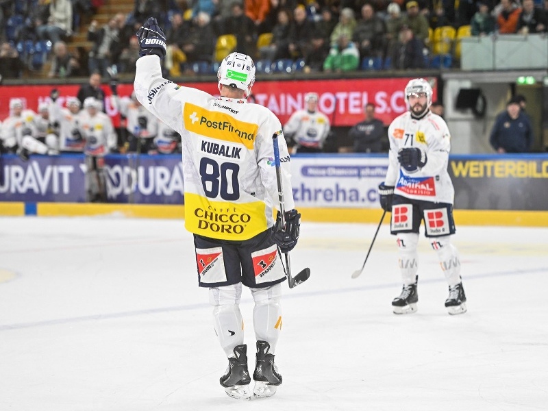 Český útočník Dominik Kubalík (80) v drese Ambri-Piotta