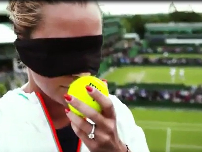 Dominika Cibulková ovoniava loptičky