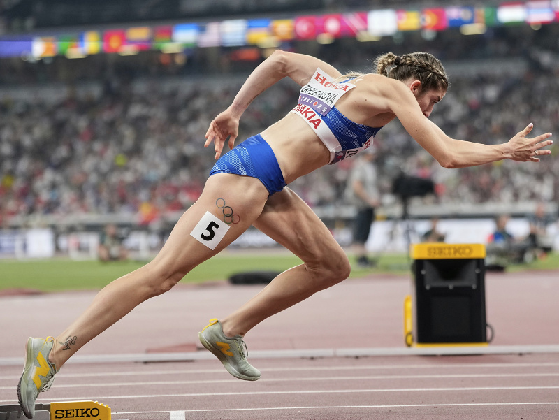 Slovenská atlétka Emma Zapletalová postúpila do finále na MS v Tokiu v behu na 400 m prek. 