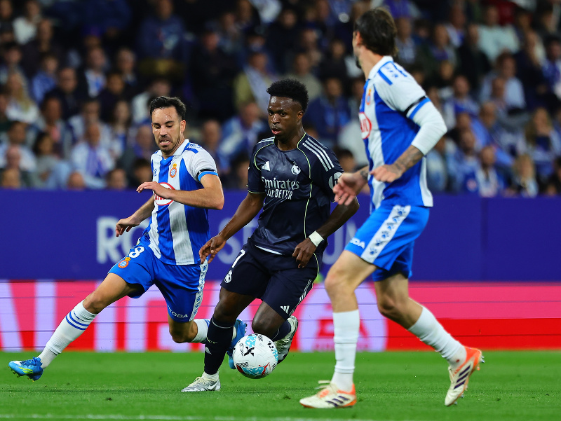 Vinícius Júnior preniká defenzívou Espanyolu