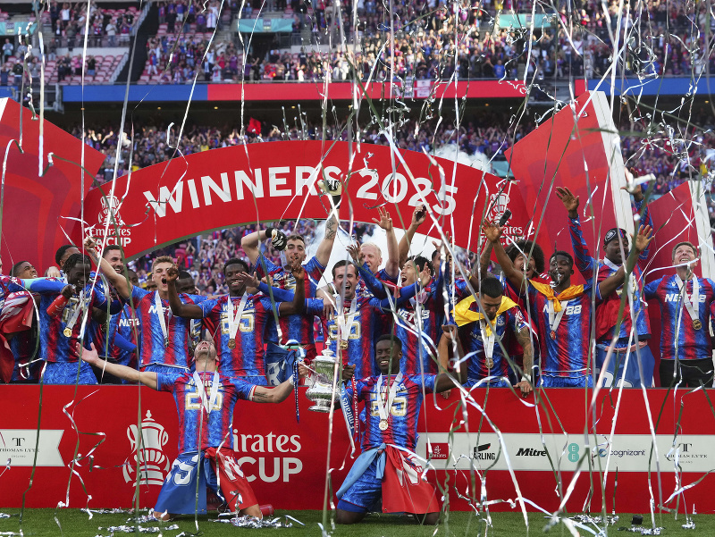 Crystal Palace FC oslavuje zisk FA Cupu