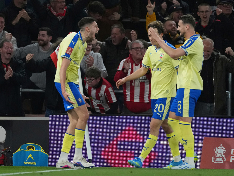 Hráči Southamptonu sa radujú z gólu