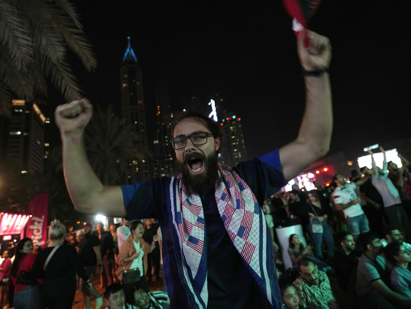Fanúšik oslavuje víťazstvo USA na MS vo futbale