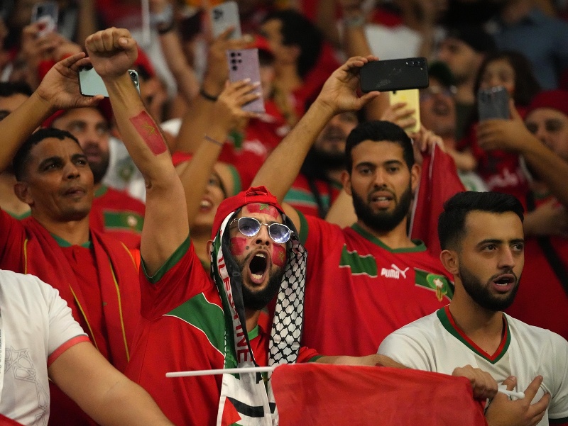 Fanúšikovia Maroka pred začiatkom osemfinále