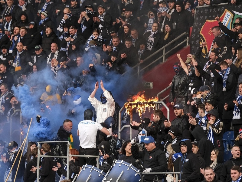 Na snímke fanúšikovia FC Baník Ostrava