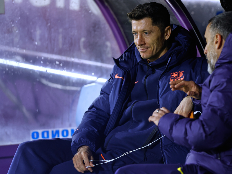 Robert Lewandowski na lavičke Barcelony