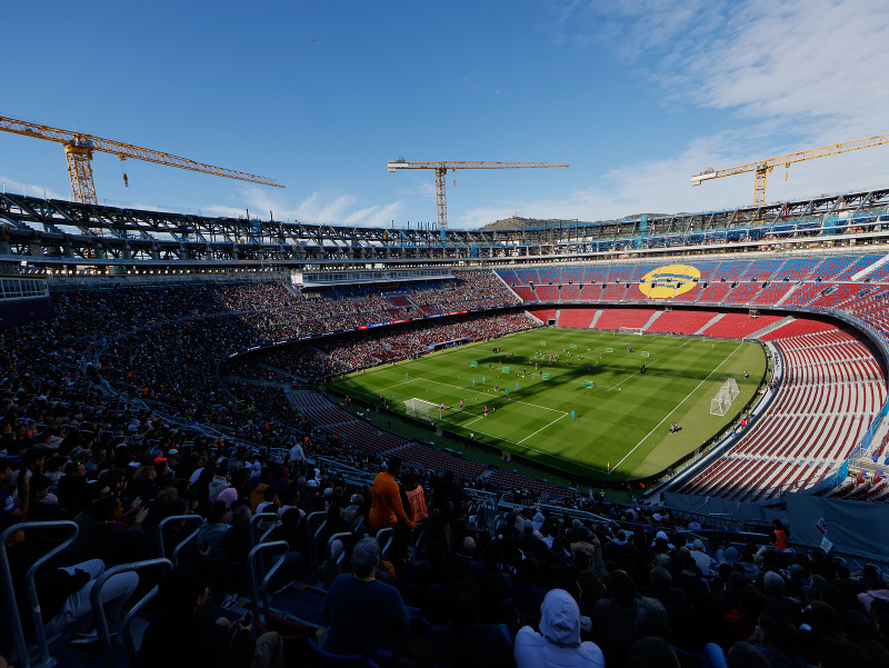 Hráči FC Barcelona sa po prvý raz vrátili na zrekonštruovaný Camp Nou