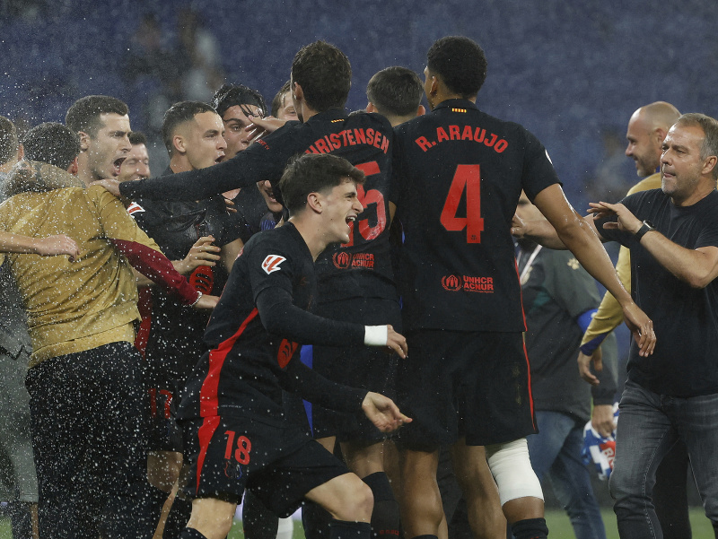 Futbalisti Barcelony sa radujú zo zisku majstrovského titulu v La Lige