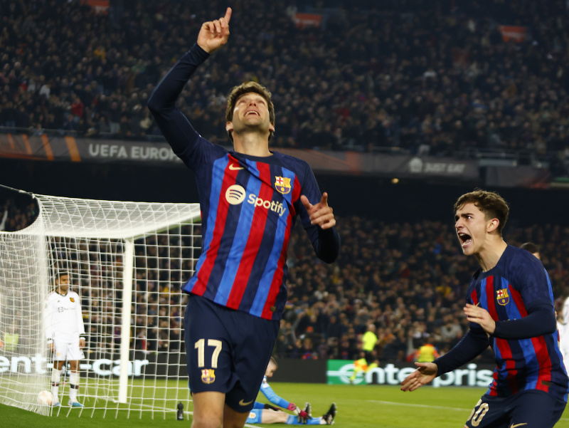 Marcos Alonso oslavuje gól