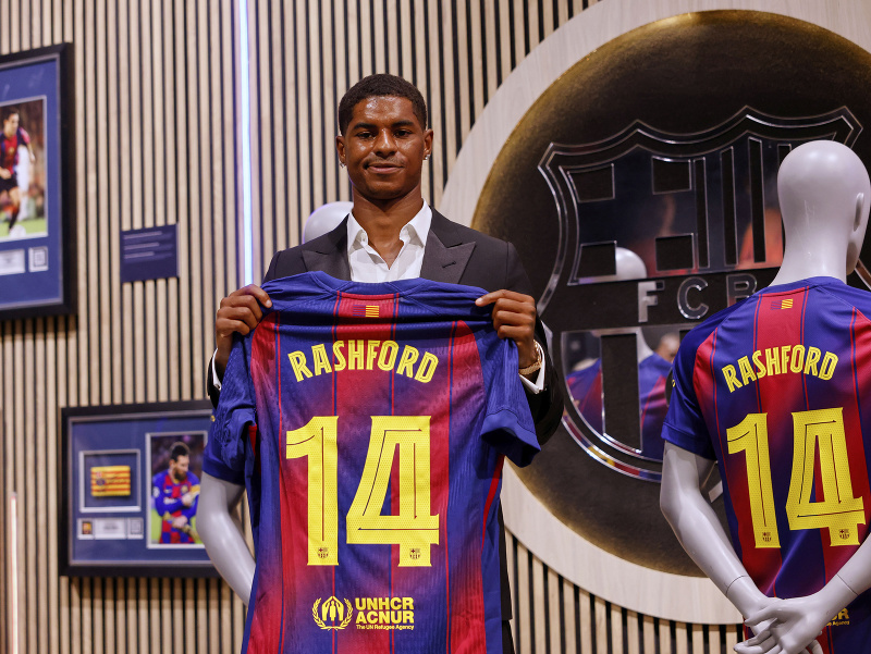 Španielsky futbalový klub FC Barcelona získal na hosťovanie krídelníka Marcusa Rashforda