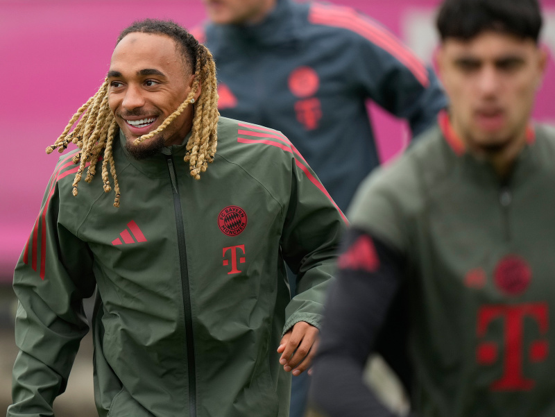 Sacha Boey na tréningu Bayernu