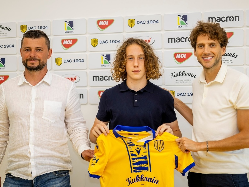Martin Jenčuš podpísal s DAC svoj prvý profesionálny kontrakt