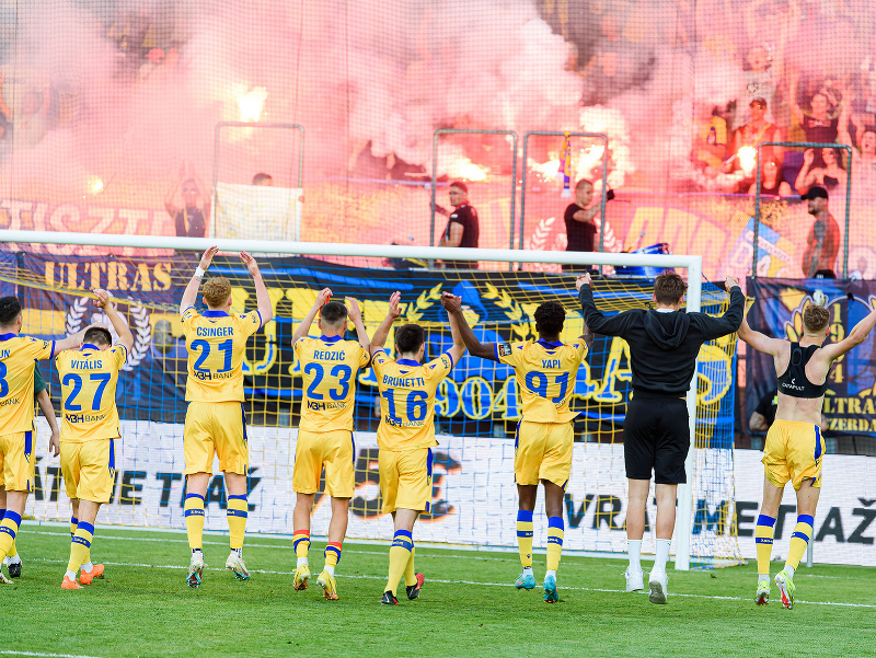 Oslavujúci futbalisti DAC Dunajská Streda