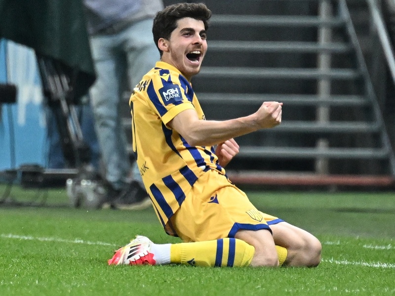 Na snímke hráč Ammar Ramadan (DAC) sa teší z gólu