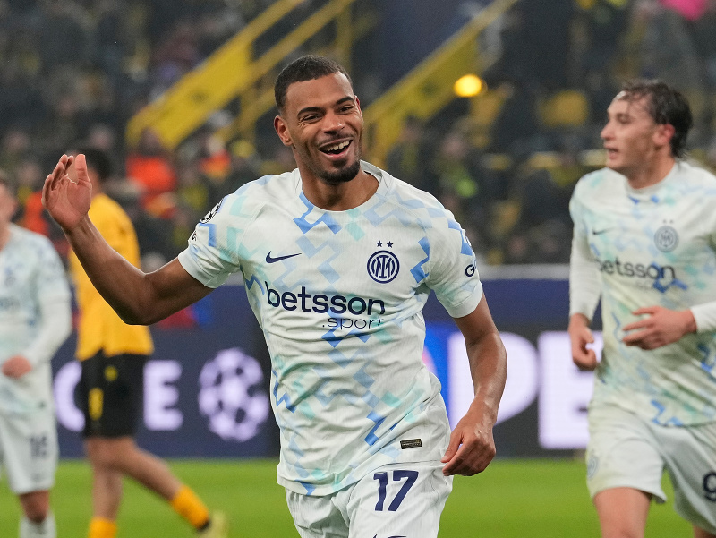 Andy Diouf oslavuje gól