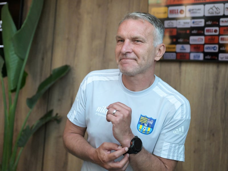 Na snímke hlavný tréner FC Košice Roman Skuhravý počas tlačovej konferencie pred začiatkom letnej prípravy