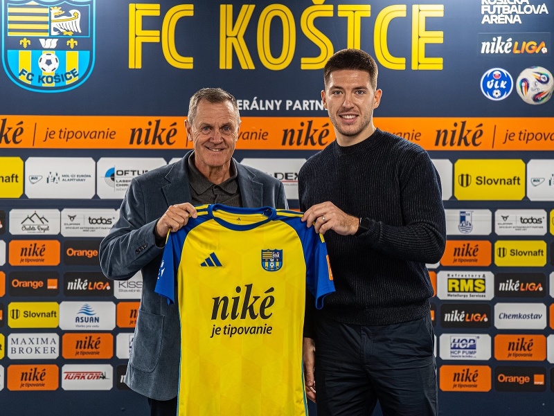 Športový riaditeľ FC Košice Terry Westley a nová posila Leonardo Lukačevič 