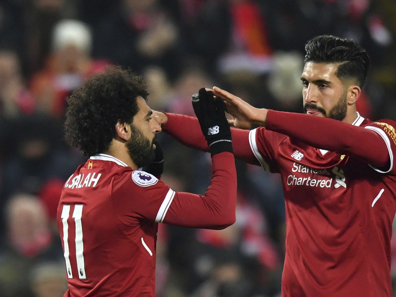 Mohamed Salah a Emre Can oslavujú gól Liverpoolu