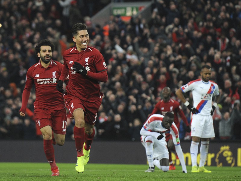 Roberto Firmino oslavuje gól
