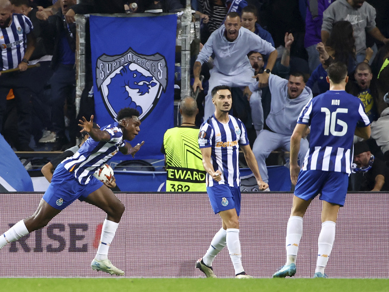 Futbalisti FC Porto oslavujú gól