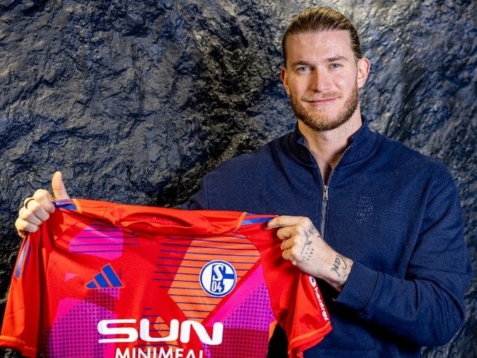 Loris Karius sa upísal nemeckému tímu FC Schalke 04