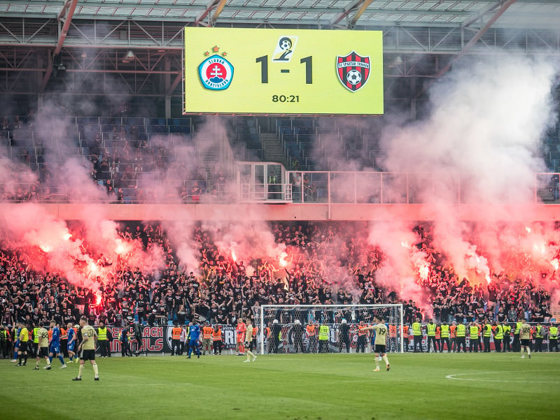 Momentka počas zápasu Slovana Bratislava so Spartakom Trnava