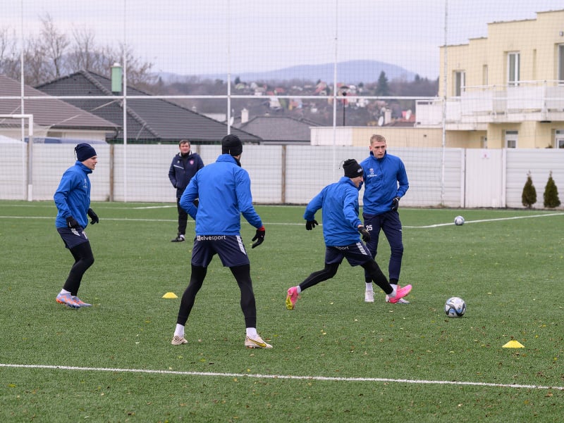Hráči ViOnu Zlaté Moravce-Vráble počas tréningu zimnej prípravy