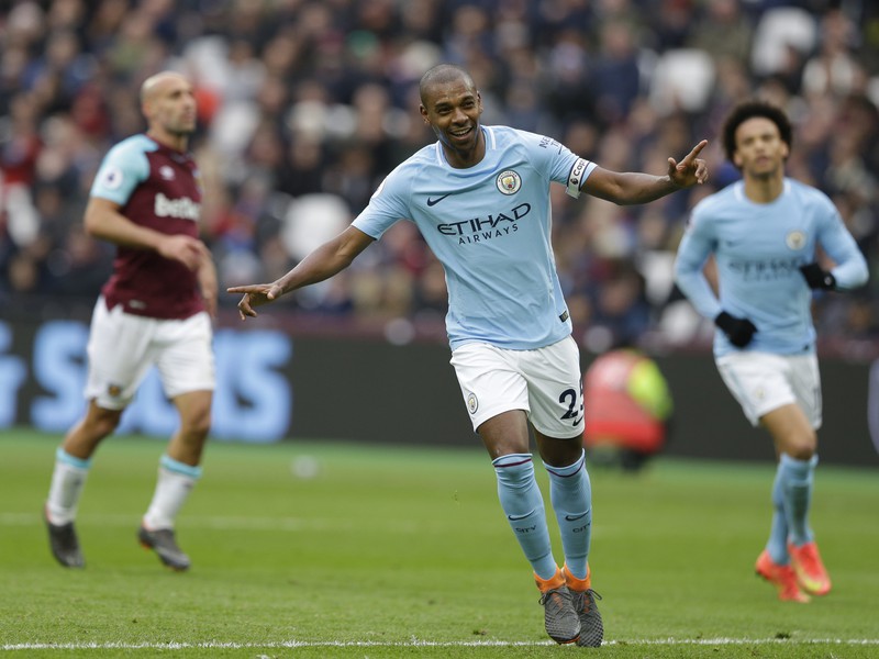Fernandinho a jeho gólové oslavy