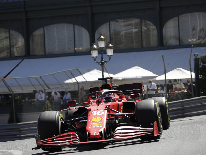 Na snímke monacký pilot formuly 1 Charles Leclerc