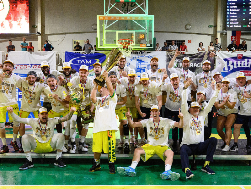 Patrioti Levice obhájili titul v Niké Slovenskej basketbalovej lige.