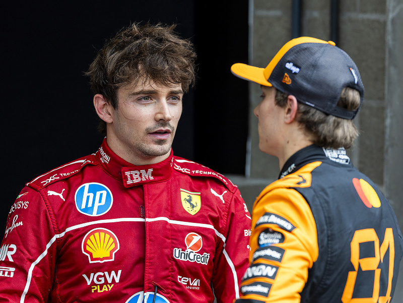Charles Leclerc a Oscar Piastri