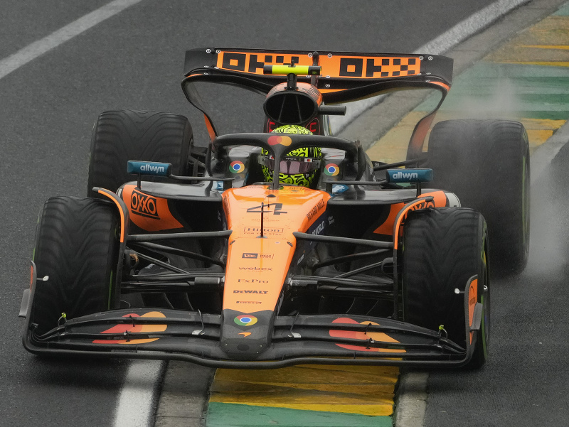 Britský pretekár Lando Norris vyhral daždivú VC Austrálie