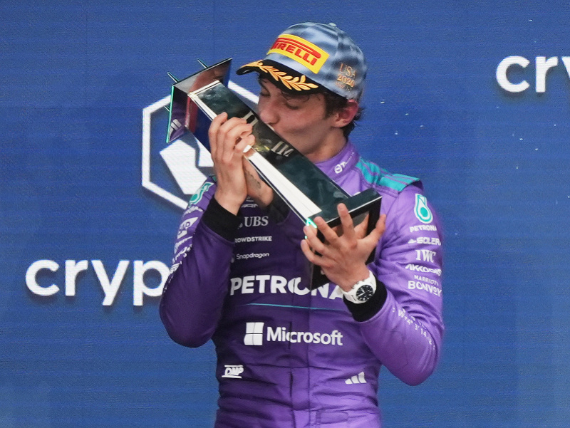 Taliansky jazdec Kimi Antonelli sa teší z triumfu na VC Miami