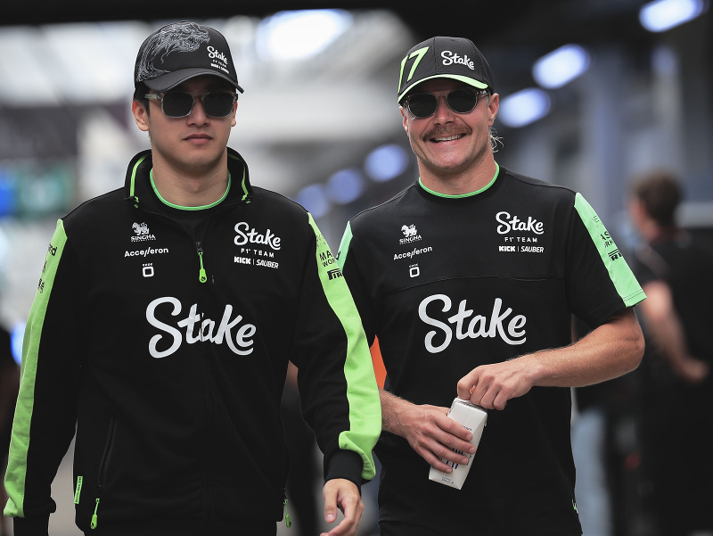 Čou Kuan-jü a Valtteri Bottas
