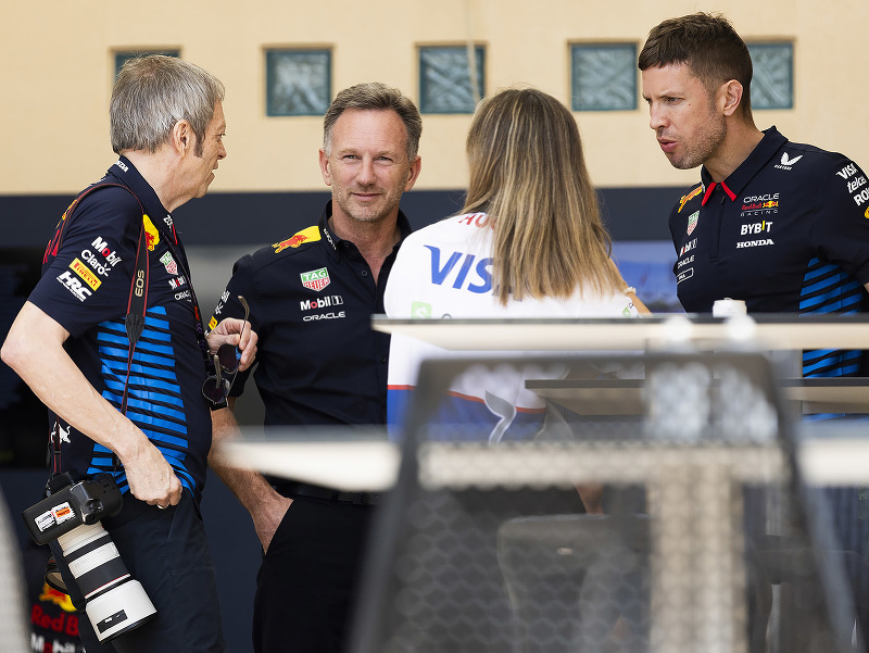 V strede šéf Red Bullu Christian Horner