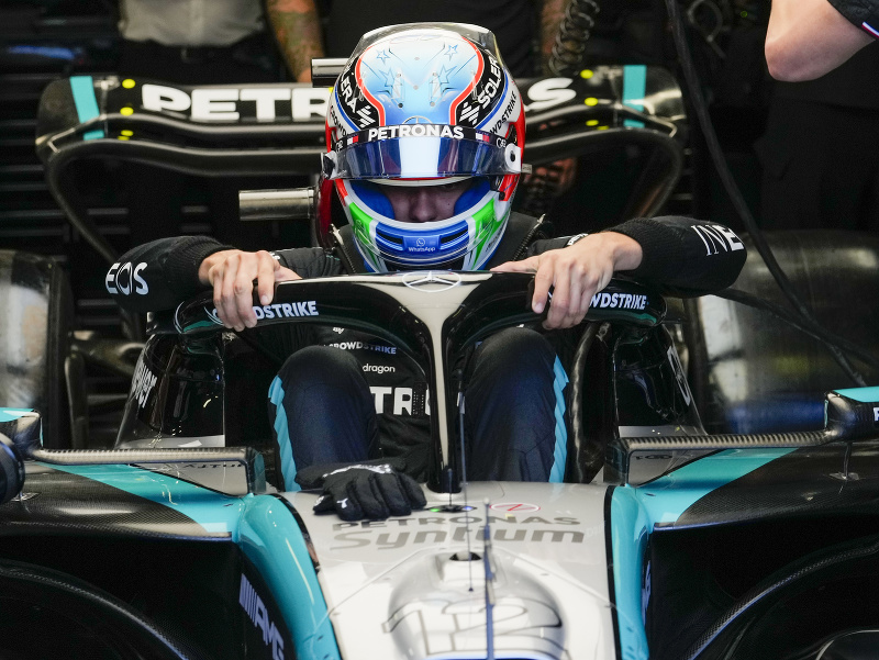 Andrea Kimi Antonelli nastupuje do vozu Mercedes v úvodnom tréningu na VC Talianska