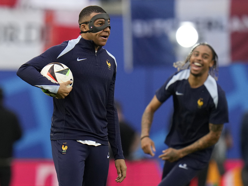 Kylian Mbappé počas rozcvičky