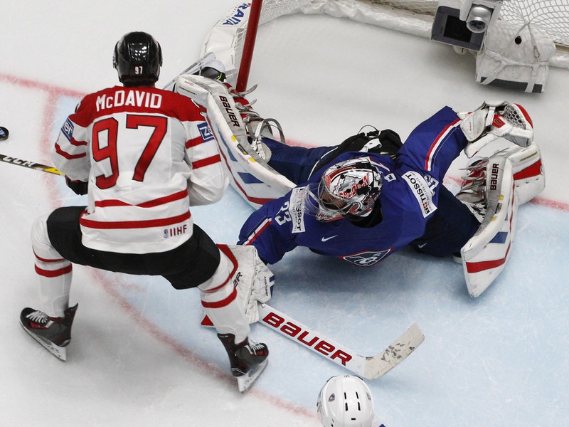 Connor McDavid v gólovej šanci