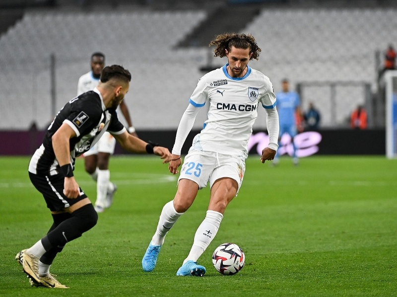 Adrien Rabiot v súboji Marseille s Angers