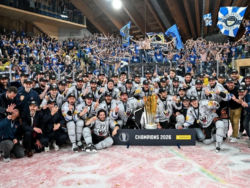 Hokejisti Fribourgu sa tešia z premiérového titulu